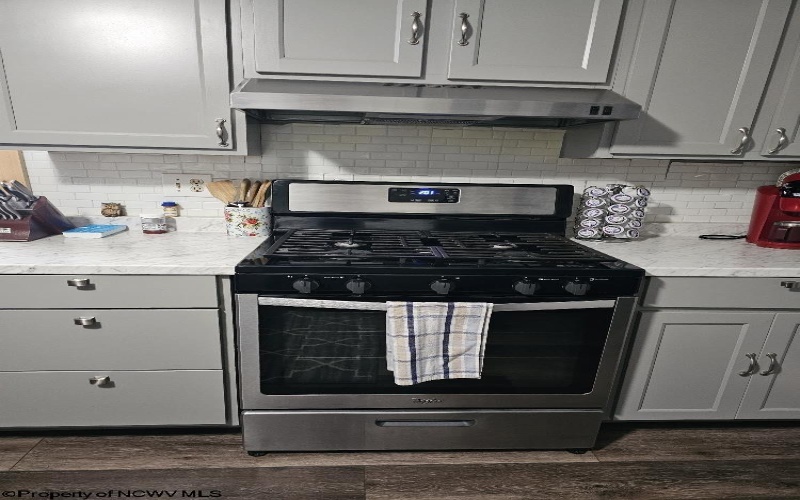 61 Leo Menendez Drive, Spelter, West Virginia 26438, 2 Bedrooms Bedrooms, 4 Rooms Rooms,1 BathroomBathrooms,Single Family Detached,For Sale,Leo Menendez,10162547