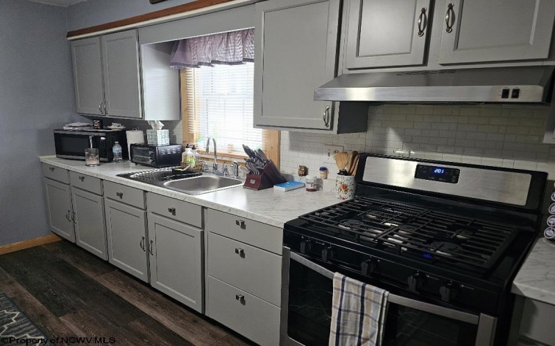 61 Leo Menendez Drive, Spelter, West Virginia 26438, 2 Bedrooms Bedrooms, 4 Rooms Rooms,1 BathroomBathrooms,Single Family Detached,For Sale,Leo Menendez,10162547