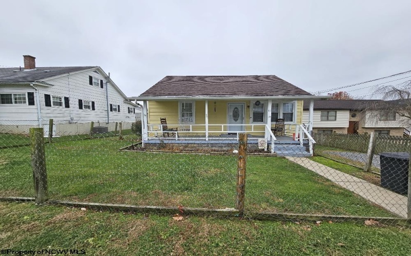 61 Leo Menendez Drive, Spelter, West Virginia 26438, 2 Bedrooms Bedrooms, 4 Rooms Rooms,1 BathroomBathrooms,Single Family Detached,For Sale,Leo Menendez,10162547