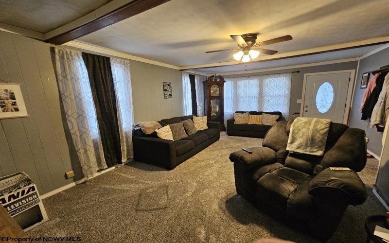 61 Leo Menendez Drive, Spelter, West Virginia 26438, 2 Bedrooms Bedrooms, 4 Rooms Rooms,1 BathroomBathrooms,Single Family Detached,For Sale,Leo Menendez,10162547