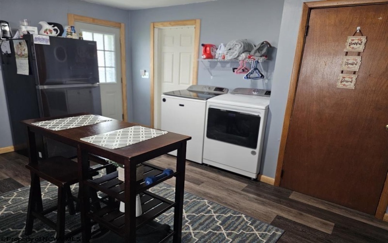 61 Leo Menendez Drive, Spelter, West Virginia 26438, 2 Bedrooms Bedrooms, 4 Rooms Rooms,1 BathroomBathrooms,Single Family Detached,For Sale,Leo Menendez,10162547