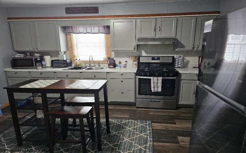 61 Leo Menendez Drive, Spelter, West Virginia 26438, 2 Bedrooms Bedrooms, 4 Rooms Rooms,1 BathroomBathrooms,Single Family Detached,For Sale,Leo Menendez,10162547