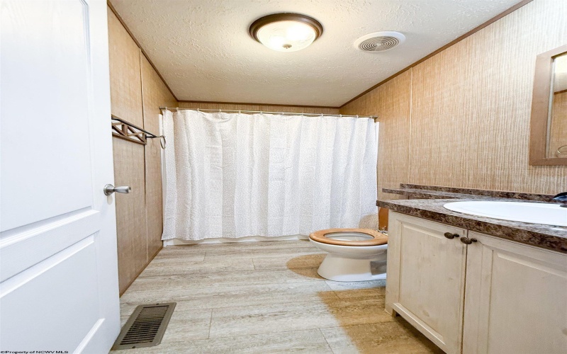 17 Union Drive, Hambleton, West Virginia 26287, 3 Bedrooms Bedrooms, 5 Rooms Rooms,2 BathroomsBathrooms,Single Family Detached,For Sale,Union,10160792