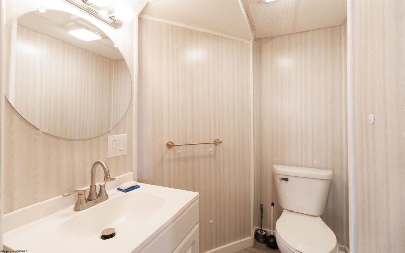 117 Newton Avenue, Bridgeport, West Virginia 26330, 3 Bedrooms Bedrooms, 5 Rooms Rooms,1 BathroomBathrooms,Single Family Detached,For Sale,Newton,10160105