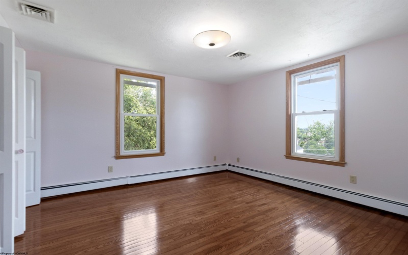 117 Newton Avenue, Bridgeport, West Virginia 26330, 3 Bedrooms Bedrooms, 5 Rooms Rooms,1 BathroomBathrooms,Single Family Detached,For Sale,Newton,10160105