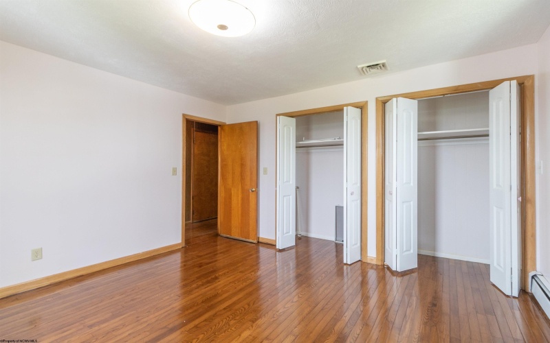 117 Newton Avenue, Bridgeport, West Virginia 26330, 3 Bedrooms Bedrooms, 5 Rooms Rooms,1 BathroomBathrooms,Single Family Detached,For Sale,Newton,10160105