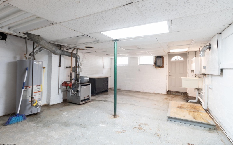 117 Newton Avenue, Bridgeport, West Virginia 26330, 3 Bedrooms Bedrooms, 5 Rooms Rooms,1 BathroomBathrooms,Single Family Detached,For Sale,Newton,10160105