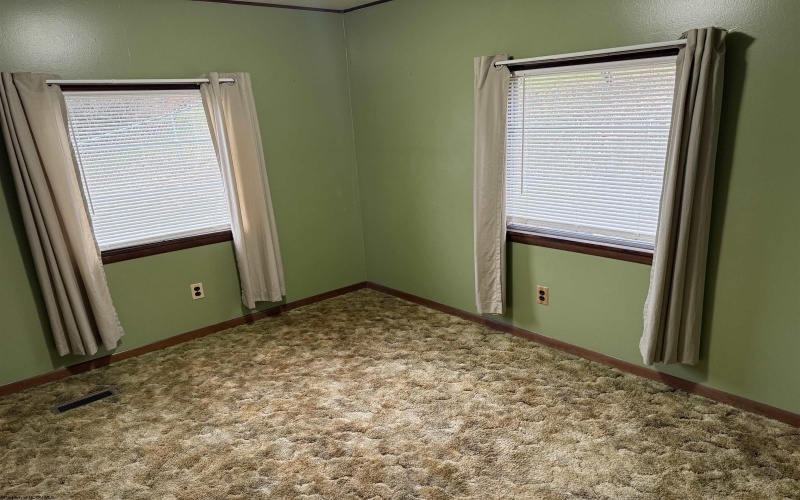 40 Bine Street, Fairmont, West Virginia 26554, 3 Bedrooms Bedrooms, 7 Rooms Rooms,1 BathroomBathrooms,Single Family Detached,For Sale,Bine,10162558