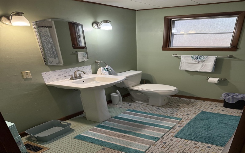 40 Bine Street, Fairmont, West Virginia 26554, 3 Bedrooms Bedrooms, 7 Rooms Rooms,1 BathroomBathrooms,Single Family Detached,For Sale,Bine,10162558