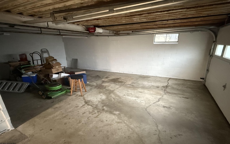 40 Bine Street, Fairmont, West Virginia 26554, 3 Bedrooms Bedrooms, 7 Rooms Rooms,1 BathroomBathrooms,Single Family Detached,For Sale,Bine,10162558