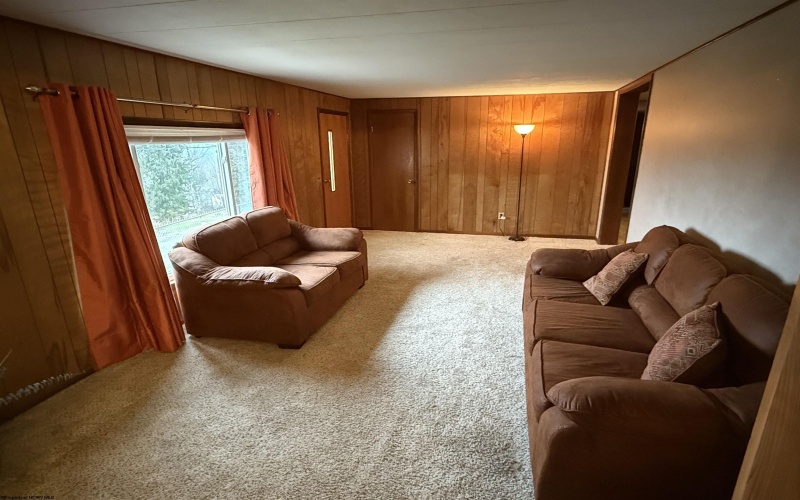 40 Bine Street, Fairmont, West Virginia 26554, 3 Bedrooms Bedrooms, 7 Rooms Rooms,1 BathroomBathrooms,Single Family Detached,For Sale,Bine,10162558