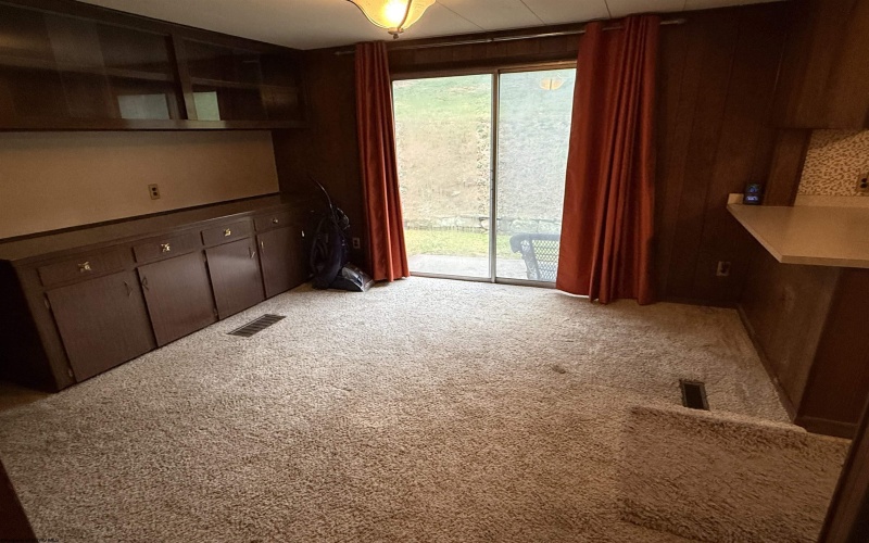 40 Bine Street, Fairmont, West Virginia 26554, 3 Bedrooms Bedrooms, 7 Rooms Rooms,1 BathroomBathrooms,Single Family Detached,For Sale,Bine,10162558