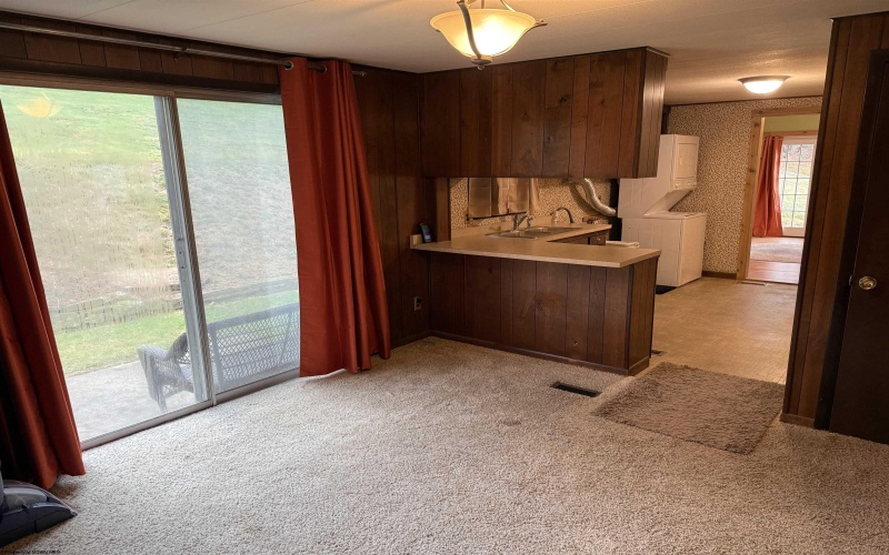 40 Bine Street, Fairmont, West Virginia 26554, 3 Bedrooms Bedrooms, 7 Rooms Rooms,1 BathroomBathrooms,Single Family Detached,For Sale,Bine,10162558