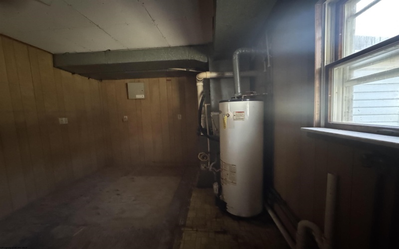 5961 Fairmont Road, Rivesville, West Virginia 26558-8, 2 Bedrooms Bedrooms, 5 Rooms Rooms,1 BathroomBathrooms,Single Family Detached,For Sale,Fairmont,10162551