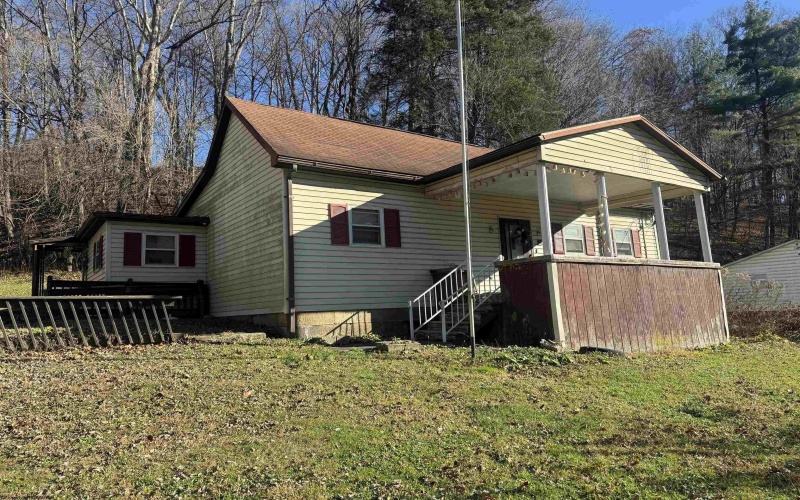 5961 Fairmont Road, Rivesville, West Virginia 26558-8, 2 Bedrooms Bedrooms, 5 Rooms Rooms,1 BathroomBathrooms,Single Family Detached,For Sale,Fairmont,10162551