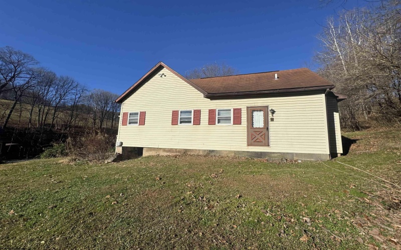 5961 Fairmont Road, Rivesville, West Virginia 26558-8, 2 Bedrooms Bedrooms, 5 Rooms Rooms,1 BathroomBathrooms,Single Family Detached,For Sale,Fairmont,10162551