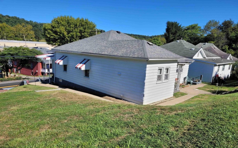 376 Simpson Street, Clarksburg, West Virginia 26301-0000, 2 Bedrooms Bedrooms, 6 Rooms Rooms,1 BathroomBathrooms,Single Family Detached,For Sale,Simpson,10162550