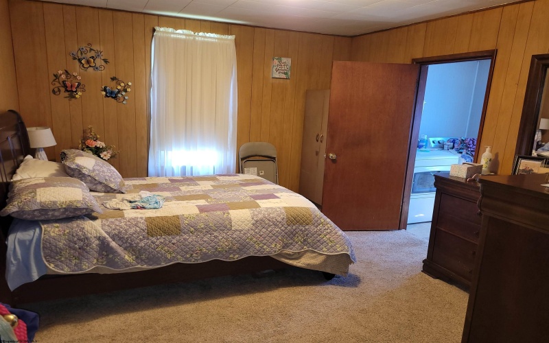 376 Simpson Street, Clarksburg, West Virginia 26301-0000, 2 Bedrooms Bedrooms, 6 Rooms Rooms,1 BathroomBathrooms,Single Family Detached,For Sale,Simpson,10162550