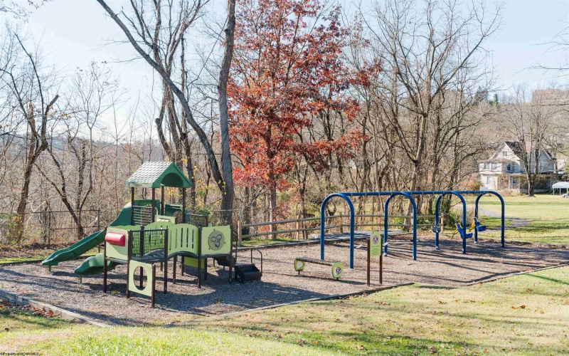 1263 Denver Avenue, Morgantown, West Virginia 26505, 2 Bedrooms Bedrooms, 4 Rooms Rooms,1 BathroomBathrooms,Single Family Detached,For Sale,Denver,10162553 1263 Denver Avenue, Morgantown, West Virginia 26505, 2 Bedrooms Bedrooms, 4 Rooms Rooms,1 BathroomBathrooms,Single Family Detached,For Sale,Denver,10162553