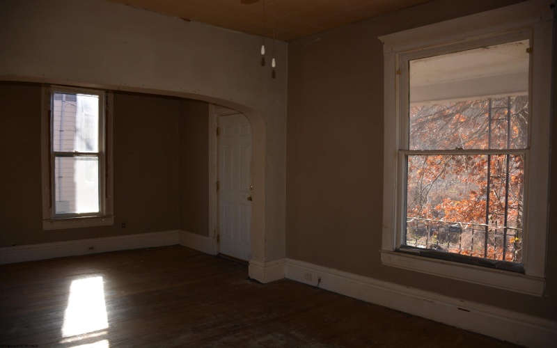 315 Monticello Avenue, Clarksburg, West Virginia 26301, 3 Bedrooms Bedrooms, 6 Rooms Rooms,1 BathroomBathrooms,Single Family Detached,For Sale,Monticello,10162549