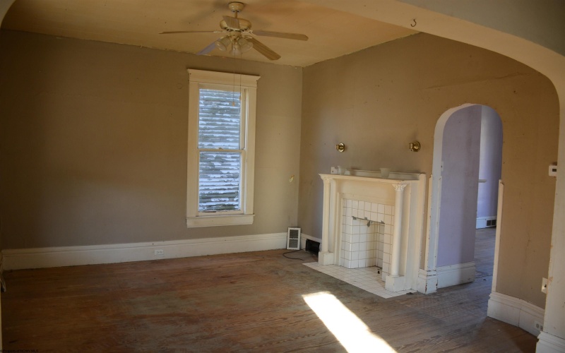 315 Monticello Avenue, Clarksburg, West Virginia 26301, 3 Bedrooms Bedrooms, 6 Rooms Rooms,1 BathroomBathrooms,Single Family Detached,For Sale,Monticello,10162549