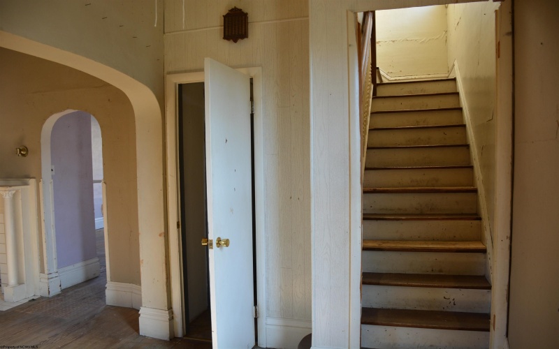 315 Monticello Avenue, Clarksburg, West Virginia 26301, 3 Bedrooms Bedrooms, 6 Rooms Rooms,1 BathroomBathrooms,Single Family Detached,For Sale,Monticello,10162549