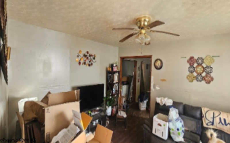 107 Kelly Street, Clendenin, West Virginia 25045, 3 Bedrooms Bedrooms, 5 Rooms Rooms,2 BathroomsBathrooms,Single Family Detached,For Sale,Kelly,10162556