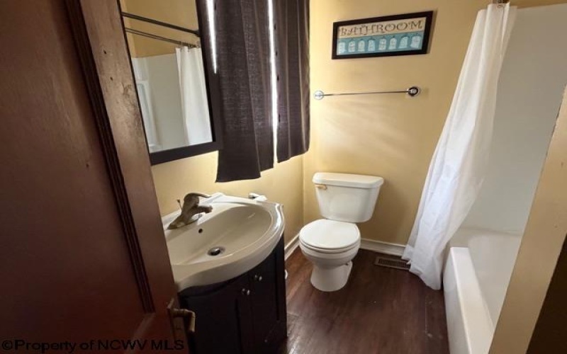 1013 Fay Street, Fairmont, West Virginia 26554, 1 Bedroom Bedrooms, 4 Rooms Rooms,1 BathroomBathrooms,Single Family Detached,For Sale,Fay,10162560