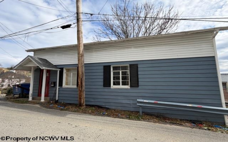 1013 Fay Street, Fairmont, West Virginia 26554, 1 Bedroom Bedrooms, 4 Rooms Rooms,1 BathroomBathrooms,Single Family Detached,For Sale,Fay,10162560