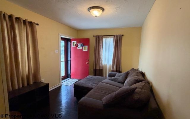 1013 Fay Street, Fairmont, West Virginia 26554, 1 Bedroom Bedrooms, 4 Rooms Rooms,1 BathroomBathrooms,Single Family Detached,For Sale,Fay,10162560