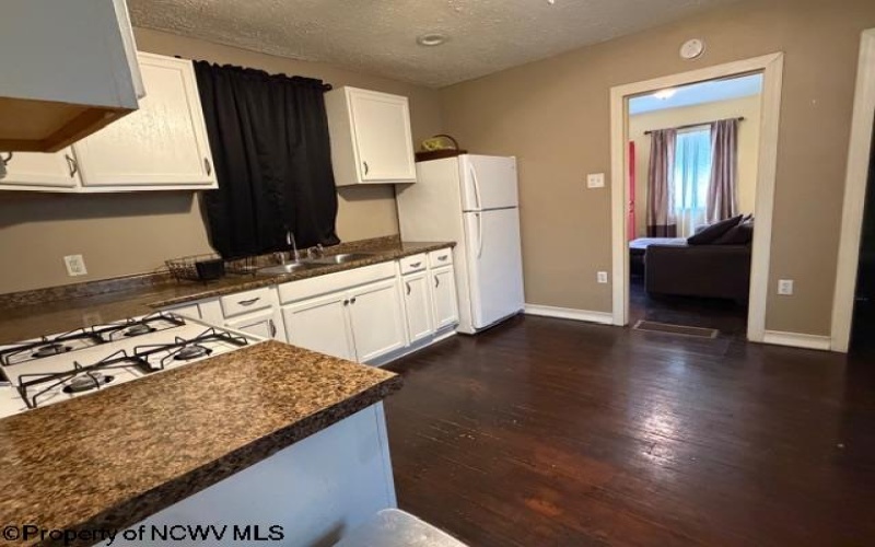 1013 Fay Street, Fairmont, West Virginia 26554, 1 Bedroom Bedrooms, 4 Rooms Rooms,1 BathroomBathrooms,Single Family Detached,For Sale,Fay,10162560