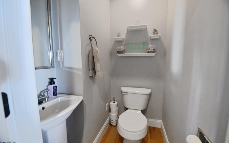 84 Allen Drive, Bruceton Mills, West Virginia 26525, 3 Bedrooms Bedrooms, 8 Rooms Rooms,2 BathroomsBathrooms,Single Family Detached,For Sale,Allen,10162564