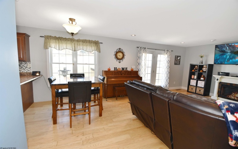 84 Allen Drive, Bruceton Mills, West Virginia 26525, 3 Bedrooms Bedrooms, 8 Rooms Rooms,2 BathroomsBathrooms,Single Family Detached,For Sale,Allen,10162564