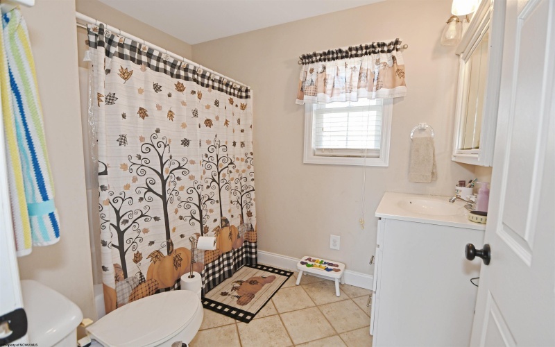 84 Allen Drive, Bruceton Mills, West Virginia 26525, 3 Bedrooms Bedrooms, 8 Rooms Rooms,2 BathroomsBathrooms,Single Family Detached,For Sale,Allen,10162564