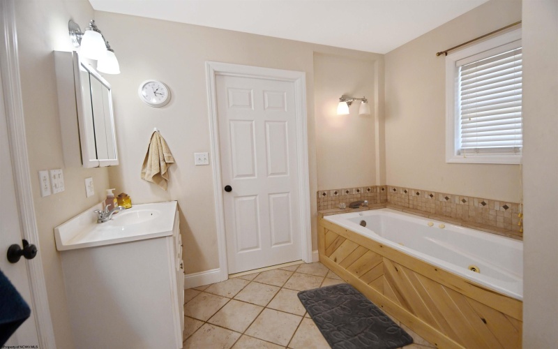 84 Allen Drive, Bruceton Mills, West Virginia 26525, 3 Bedrooms Bedrooms, 8 Rooms Rooms,2 BathroomsBathrooms,Single Family Detached,For Sale,Allen,10162564