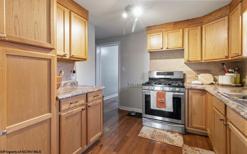 8712 Cost Avenue, Stonewood, West Virginia 26301, 3 Bedrooms Bedrooms, 6 Rooms Rooms,1 BathroomBathrooms,Single Family Detached,For Sale,Cost,10162563