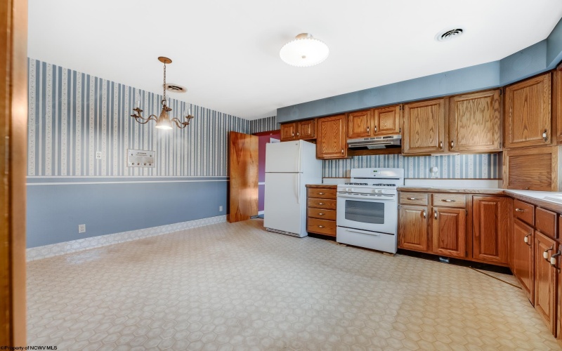 68 Morgantown Street, Fairchance, Pennsylvania 15436, 3 Bedrooms Bedrooms, 6 Rooms Rooms,2 BathroomsBathrooms,Single Family Detached,For Sale,Morgantown,10162562