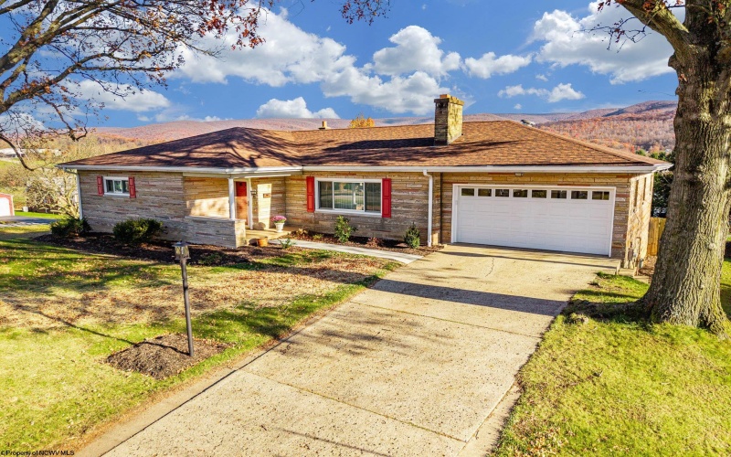 68 Morgantown Street, Fairchance, Pennsylvania 15436, 3 Bedrooms Bedrooms, 6 Rooms Rooms,2 BathroomsBathrooms,Single Family Detached,For Sale,Morgantown,10162562