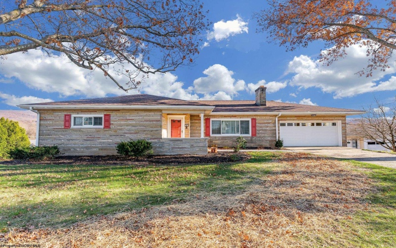 68 Morgantown Street, Fairchance, Pennsylvania 15436, 3 Bedrooms Bedrooms, 6 Rooms Rooms,2 BathroomsBathrooms,Single Family Detached,For Sale,Morgantown,10162562