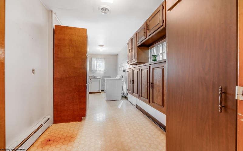 68 Morgantown Street, Fairchance, Pennsylvania 15436, 3 Bedrooms Bedrooms, 6 Rooms Rooms,2 BathroomsBathrooms,Single Family Detached,For Sale,Morgantown,10162562