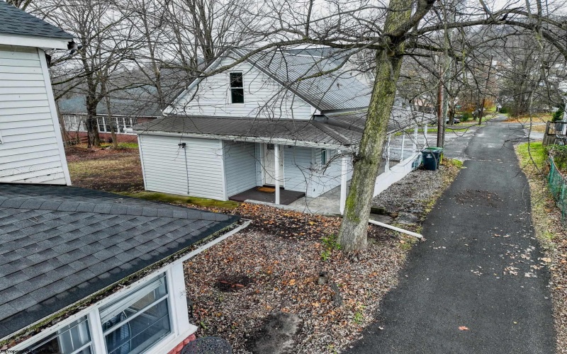 1308 Montrose Street, Morgantown, West Virginia 26505, 2 Bedrooms Bedrooms, 6 Rooms Rooms,1 BathroomBathrooms,Single Family Detached,For Sale,Montrose,10162569