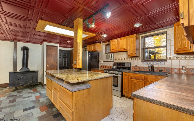 611 Mount Liberty Road, Philippi, West Virginia 26416, ,Multi-unit/income,For Sale,Mount Liberty,10162570