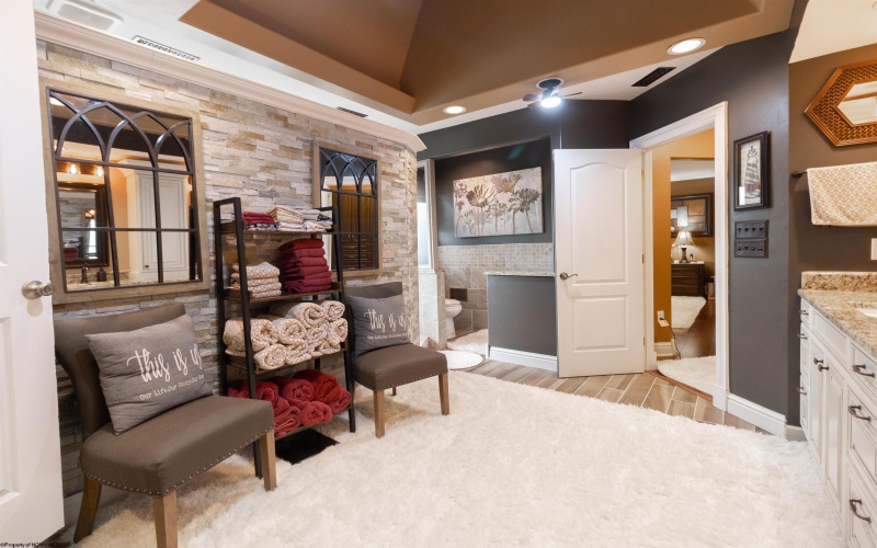 4759 Ridgetop Drive, Morgantown, West Virginia 26508, 5 Bedrooms Bedrooms, 13 Rooms Rooms,4 BathroomsBathrooms,Single Family Detached,For Sale,Ridgetop,10159336