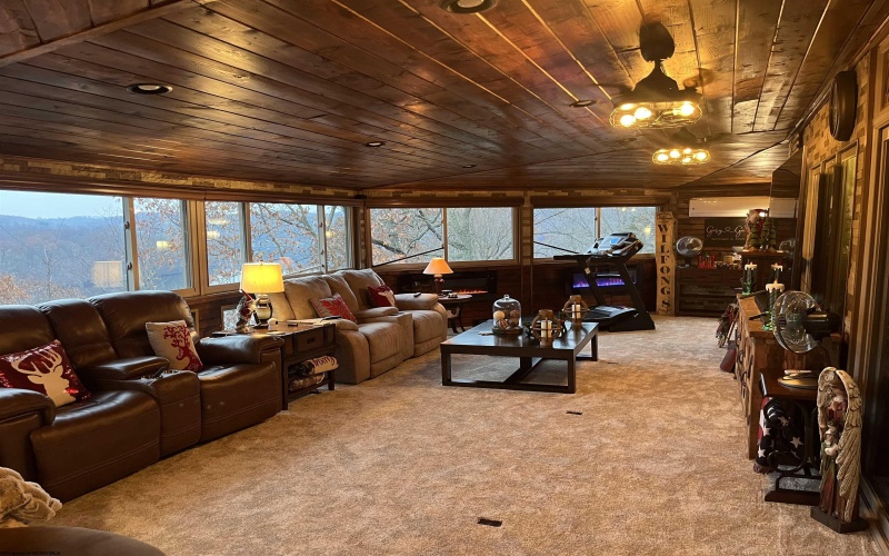 4759 Ridgetop Drive, Morgantown, West Virginia 26508, 5 Bedrooms Bedrooms, 13 Rooms Rooms,4 BathroomsBathrooms,Single Family Detached,For Sale,Ridgetop,10159336