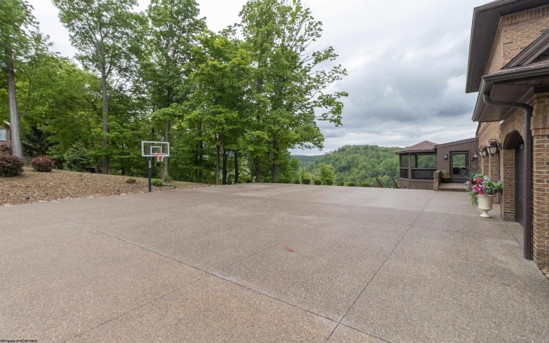 4759 Ridgetop Drive, Morgantown, West Virginia 26508, 5 Bedrooms Bedrooms, 13 Rooms Rooms,4 BathroomsBathrooms,Single Family Detached,For Sale,Ridgetop,10159336