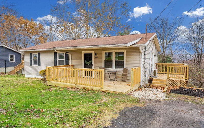 536 Cherokee Drive, Morgantown, West Virginia 26508, 4 Bedrooms Bedrooms, 8 Rooms Rooms,2 BathroomsBathrooms,Single Family Detached,For Sale,Cherokee,10162574