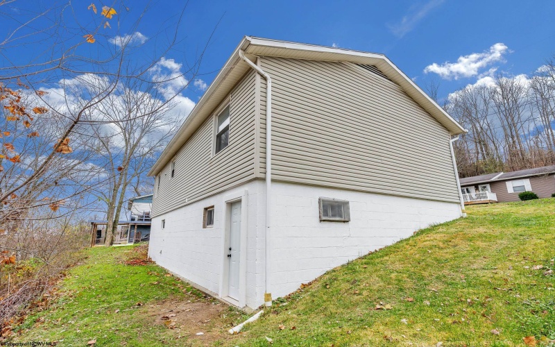 536 Cherokee Drive, Morgantown, West Virginia 26508, 4 Bedrooms Bedrooms, 8 Rooms Rooms,2 BathroomsBathrooms,Single Family Detached,For Sale,Cherokee,10162574