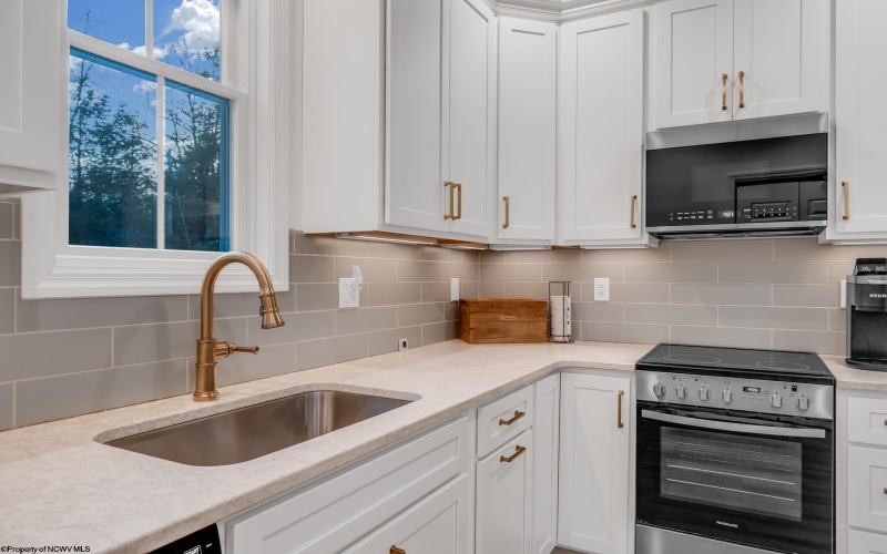 1012 Cannon Settlement Road, Parsons, West Virginia 26287, 2 Bedrooms Bedrooms, 7 Rooms Rooms,1 BathroomBathrooms,Single Family Detached,For Sale,Cannon Settlement,10162590