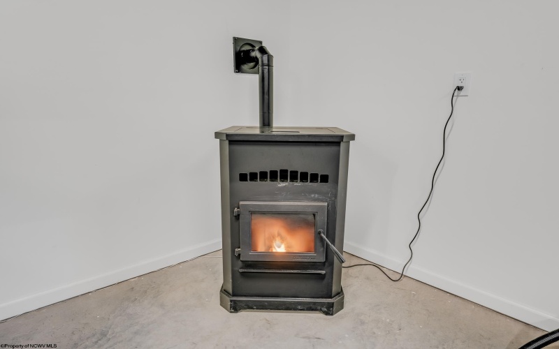 1012 Cannon Settlement Road, Parsons, West Virginia 26287, 2 Bedrooms Bedrooms, 7 Rooms Rooms,1 BathroomBathrooms,Single Family Detached,For Sale,Cannon Settlement,10162590