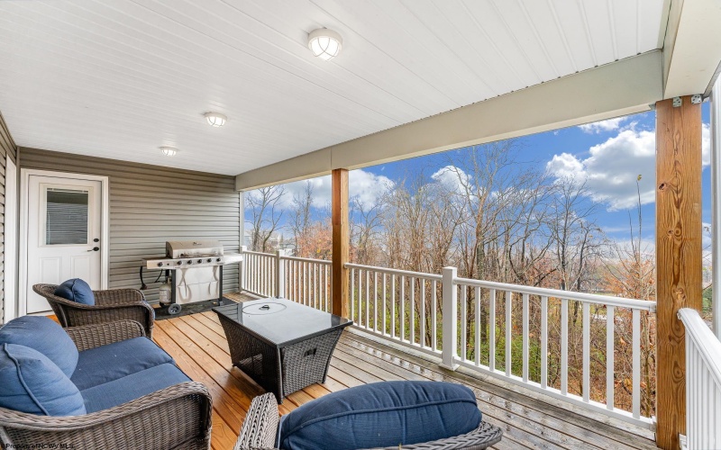 115 Canto Drive, Morgantown, West Virginia 26508, 3 Bedrooms Bedrooms, 6 Rooms Rooms,2 BathroomsBathrooms,Single Family Detached,For Sale,Canto,10162589